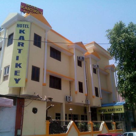 Hotel Kartikey Jaipur Exteriör bild