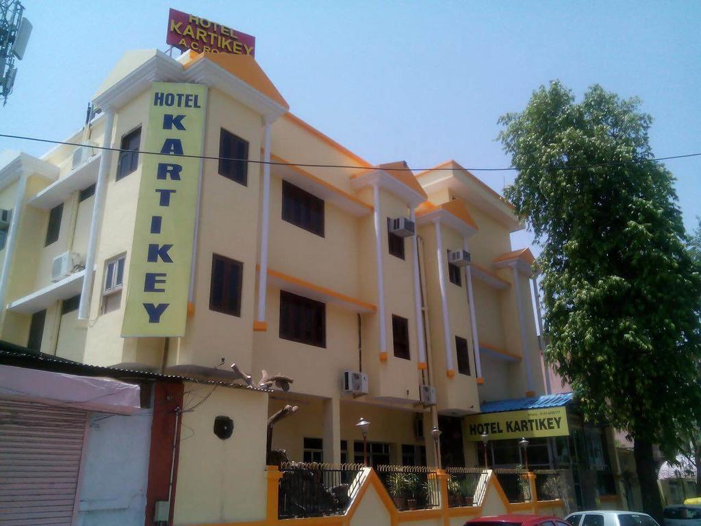 Hotel Kartikey Jaipur Exteriör bild