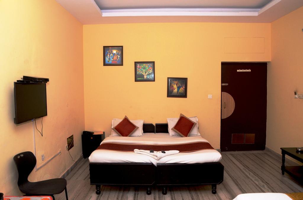 Hotel Kartikey Jaipur Exteriör bild