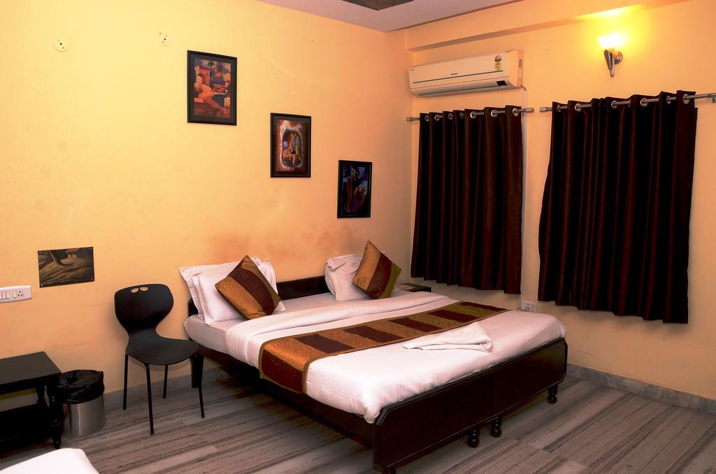 Hotel Kartikey Jaipur Exteriör bild