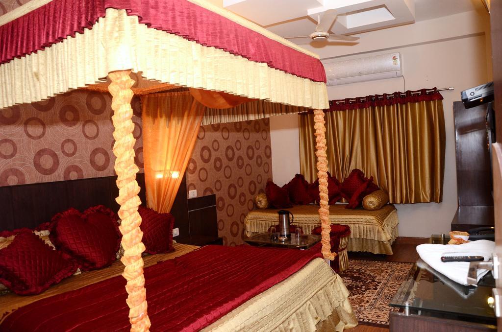 Hotel Kartikey Jaipur Exteriör bild