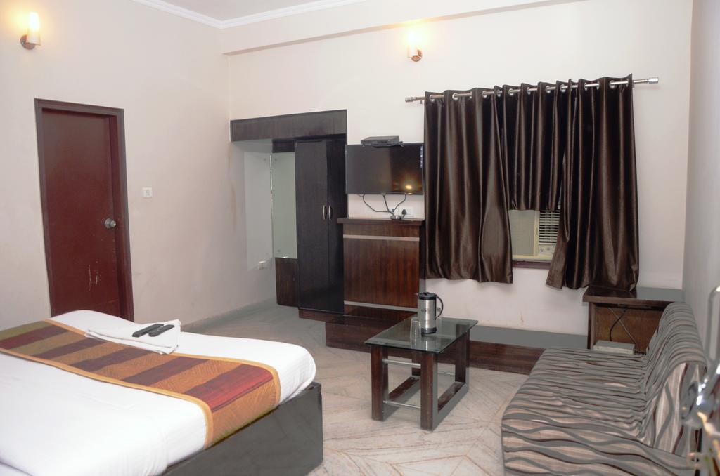 Hotel Kartikey Jaipur Exteriör bild